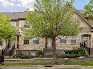 11215 Preswick Blvd, Eden Prairie, MN 55344