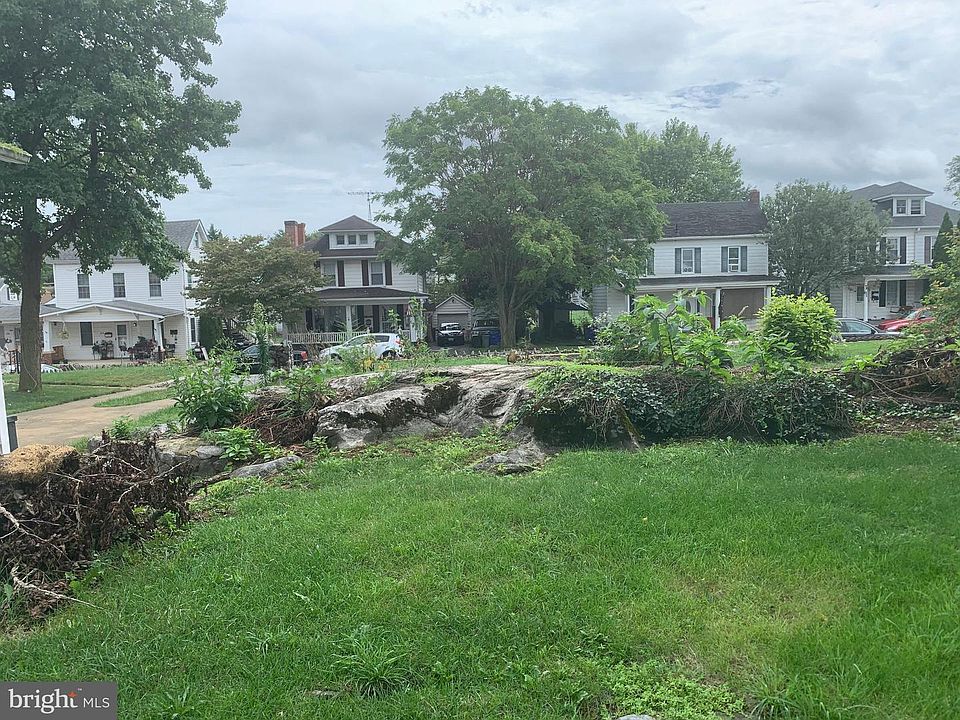 2nd image of Chestnut St