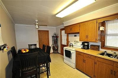 5th image of 417 W Wood St