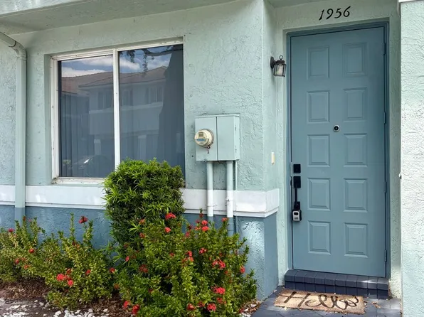 1956 Alamanda Way, Riviera Beach, FL 33404