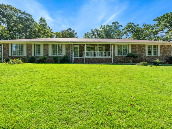 5023 Veterans Memorial Pkwy, Lanett, AL 36863