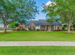 308 Heritage Oaks Dr, Angleton, TX 77515