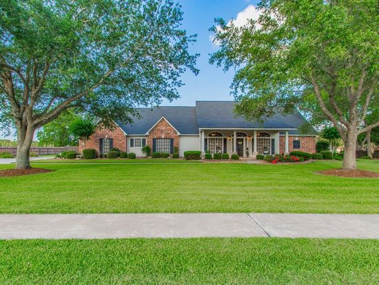 308 Heritage Oaks Dr Angleton Tx 77515 Zillow