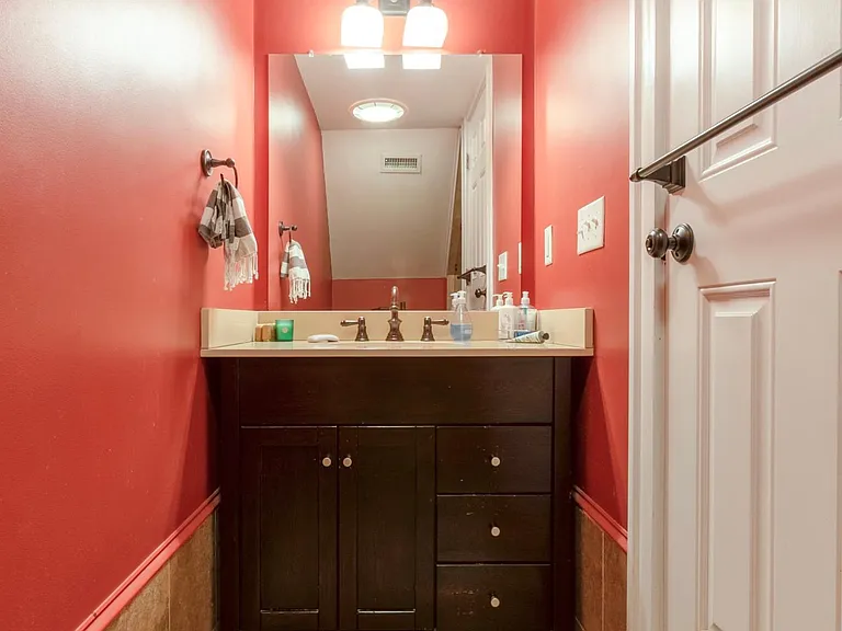 26 Adams St #4 — Photo 23