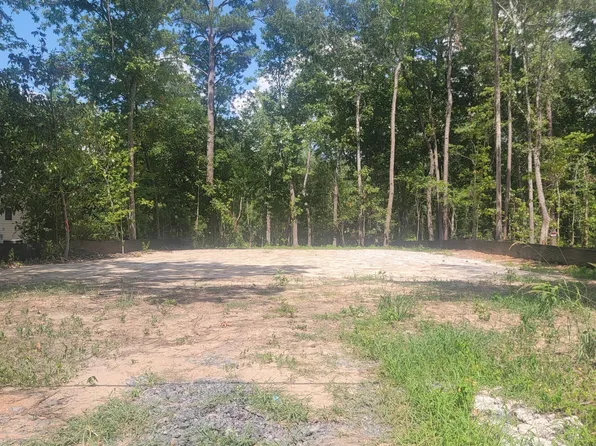 131 Giles Dr, Goose Creek, SC 29445