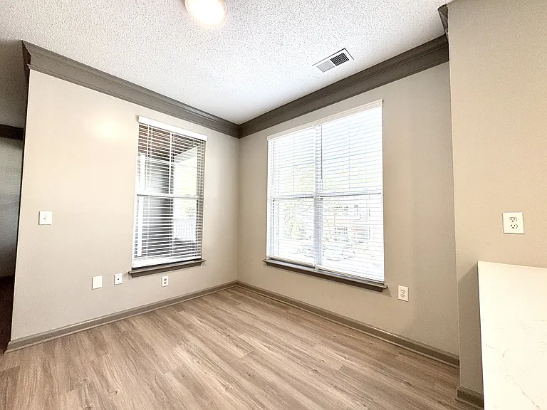 Brookberry Park Apartments — Photo 8
