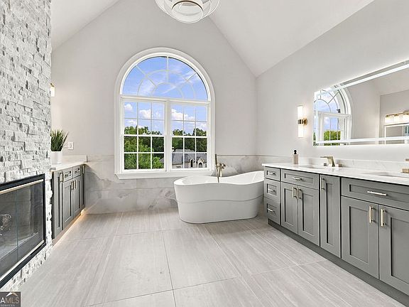 4th image of 8585 Royal Troon Dr