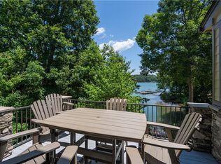 582 Sunset Point Dr, West Union, SC 29696