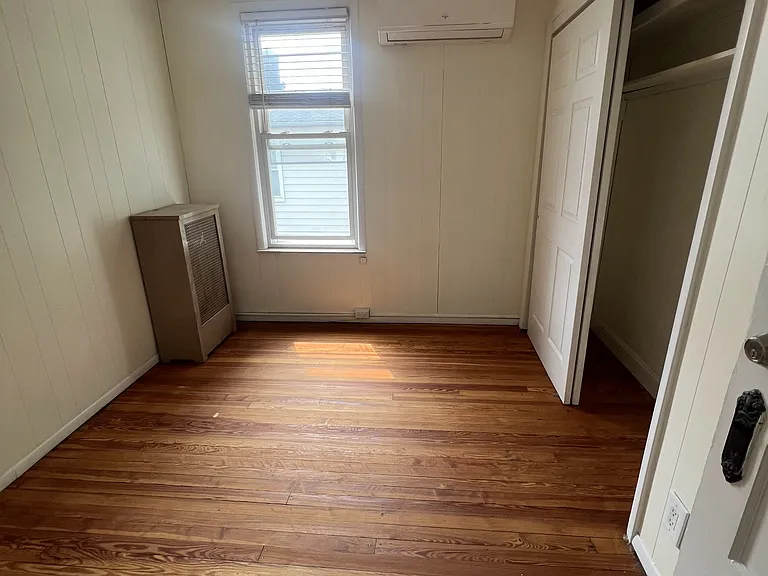2528 Poplar St #2 — Photo 4