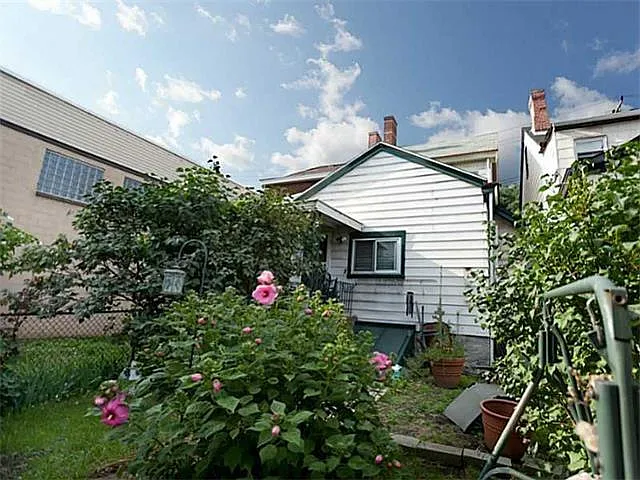 1867 Chapman St — Photo 18