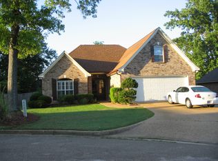 733 Woodrun Dr, Pearl, MS 39208