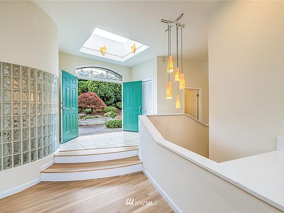 4th image of 4184 Crestwood Pl