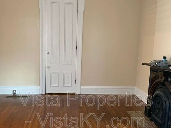 4th image of 514 W Oak St #17543973