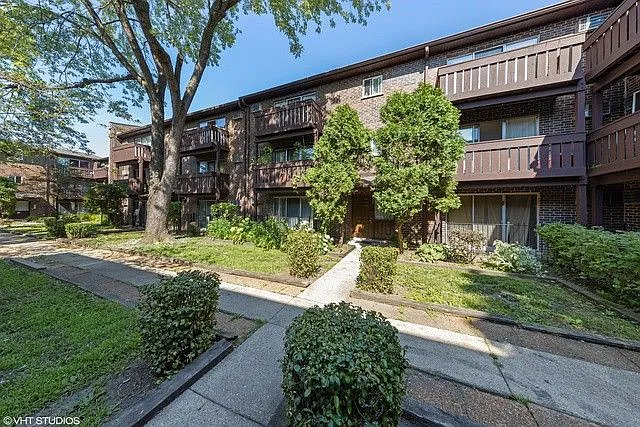 1321 E Turtle Creek Cir #B — Photo 2