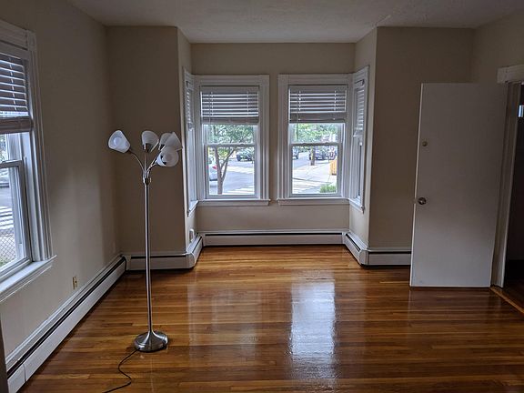 Living room, empty