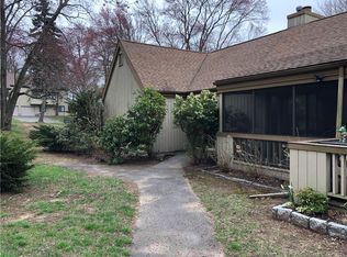 379 Piute Ln #B, Stratford, CT 06614