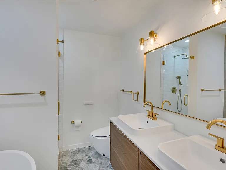 10747 Wilshire Blvd #1407 — Photo 25