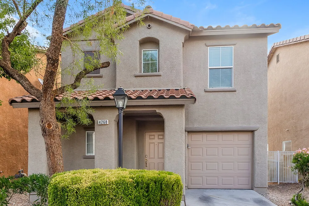 3 bed, 2.5 bath, 1480 sqft, $2,025 — Photo 1