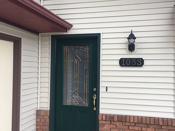 3rd image of 1053 Plymouth Dr