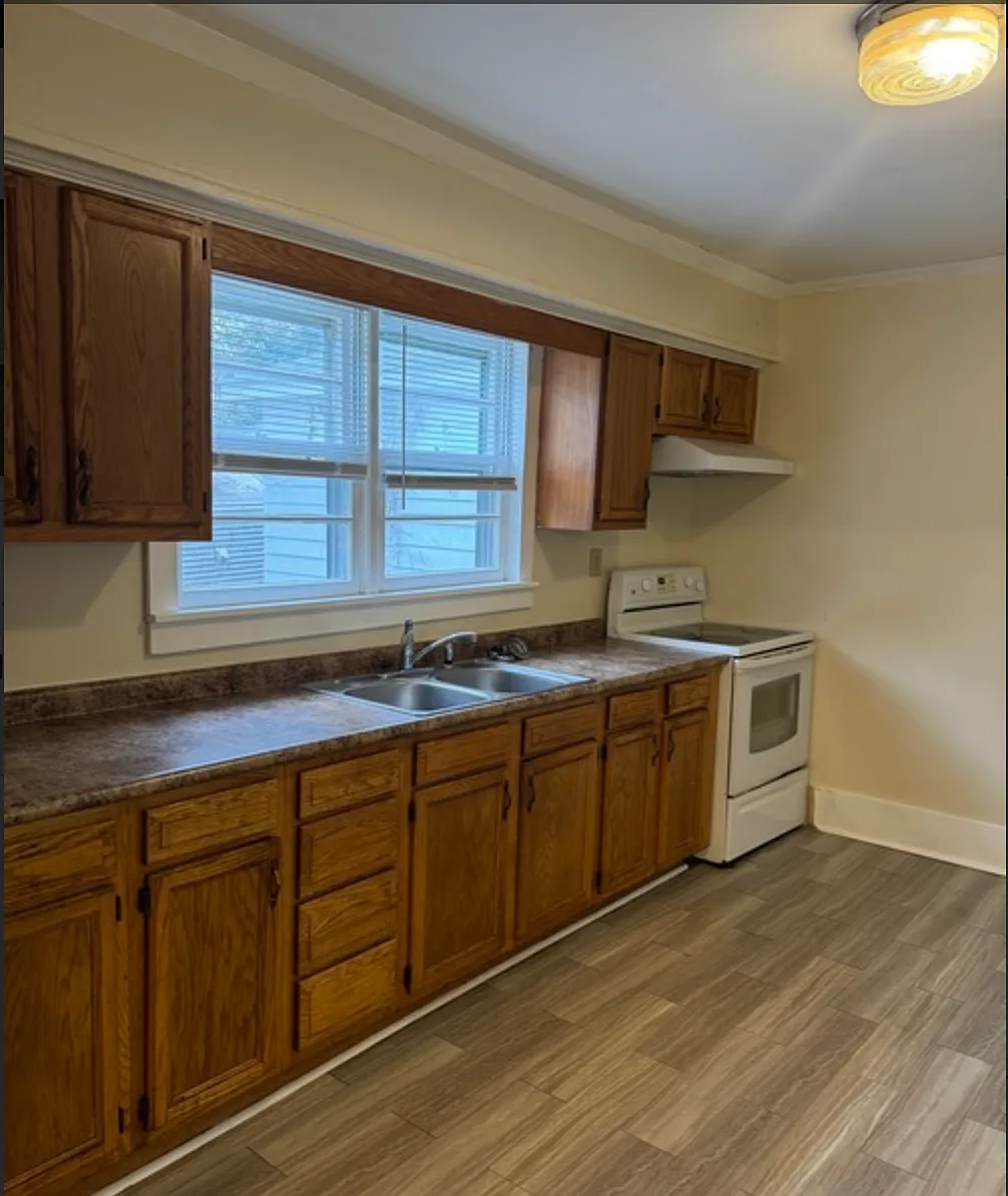 Building Photo - 609 Marstellar St