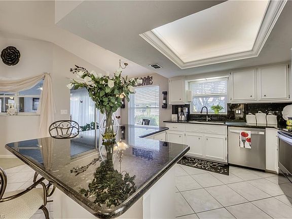 4th image of 17810 Acacia Dr