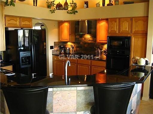 4th image of 7570 Demona Dr