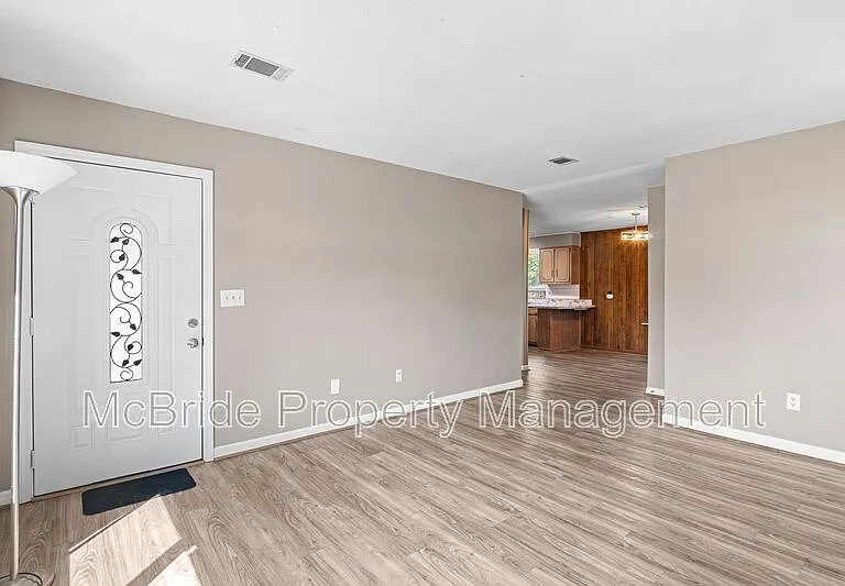 3615 Goldfinch Dr — Photo 6