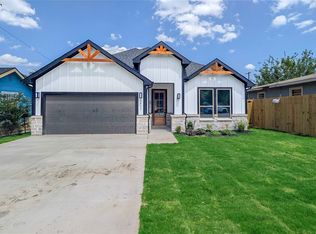 2825 S Grove St, Fort Worth, TX 76104