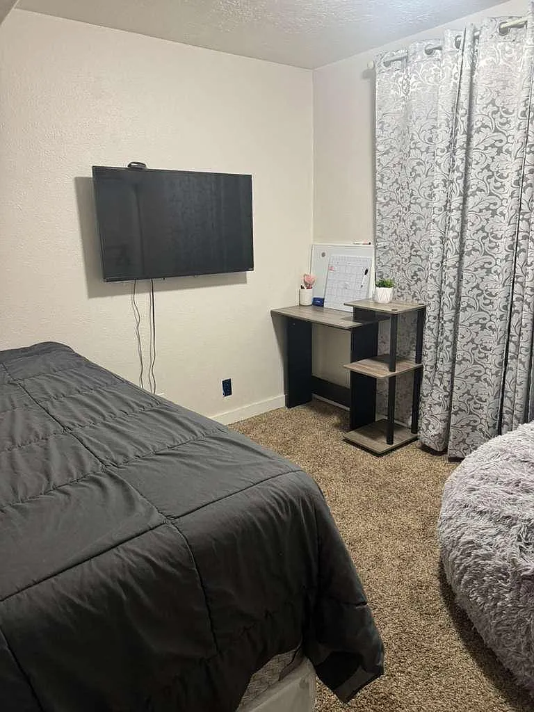 4 bed, 1732 sqft, $550 — Photo 2