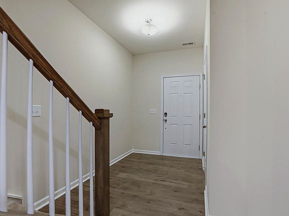 5th image of 156 Willow Green Dr