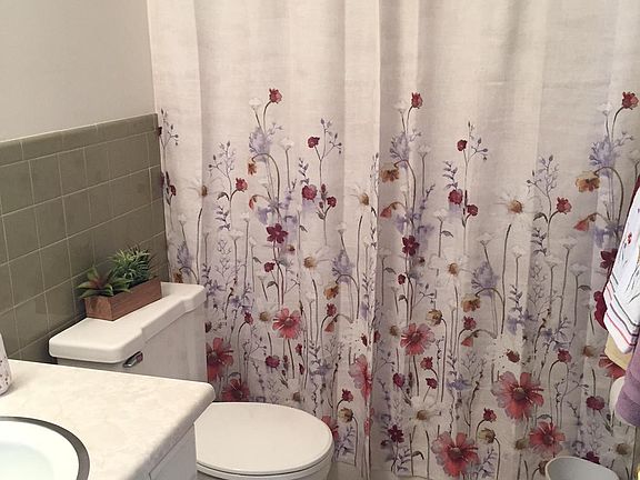 3rd image of 2660 W 38th St APT 3A
