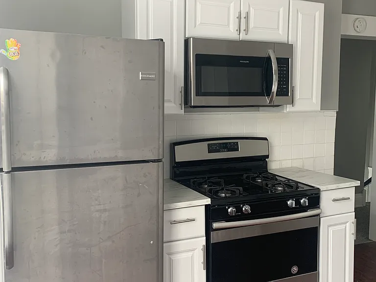 411 McGregor Ave #2 — Photo 2