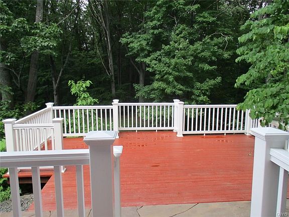 Beautiful 2-tiered deck