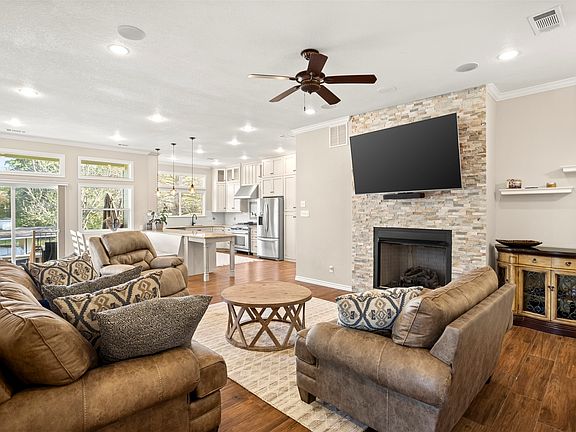 4th image of 116 1st Oak Dr