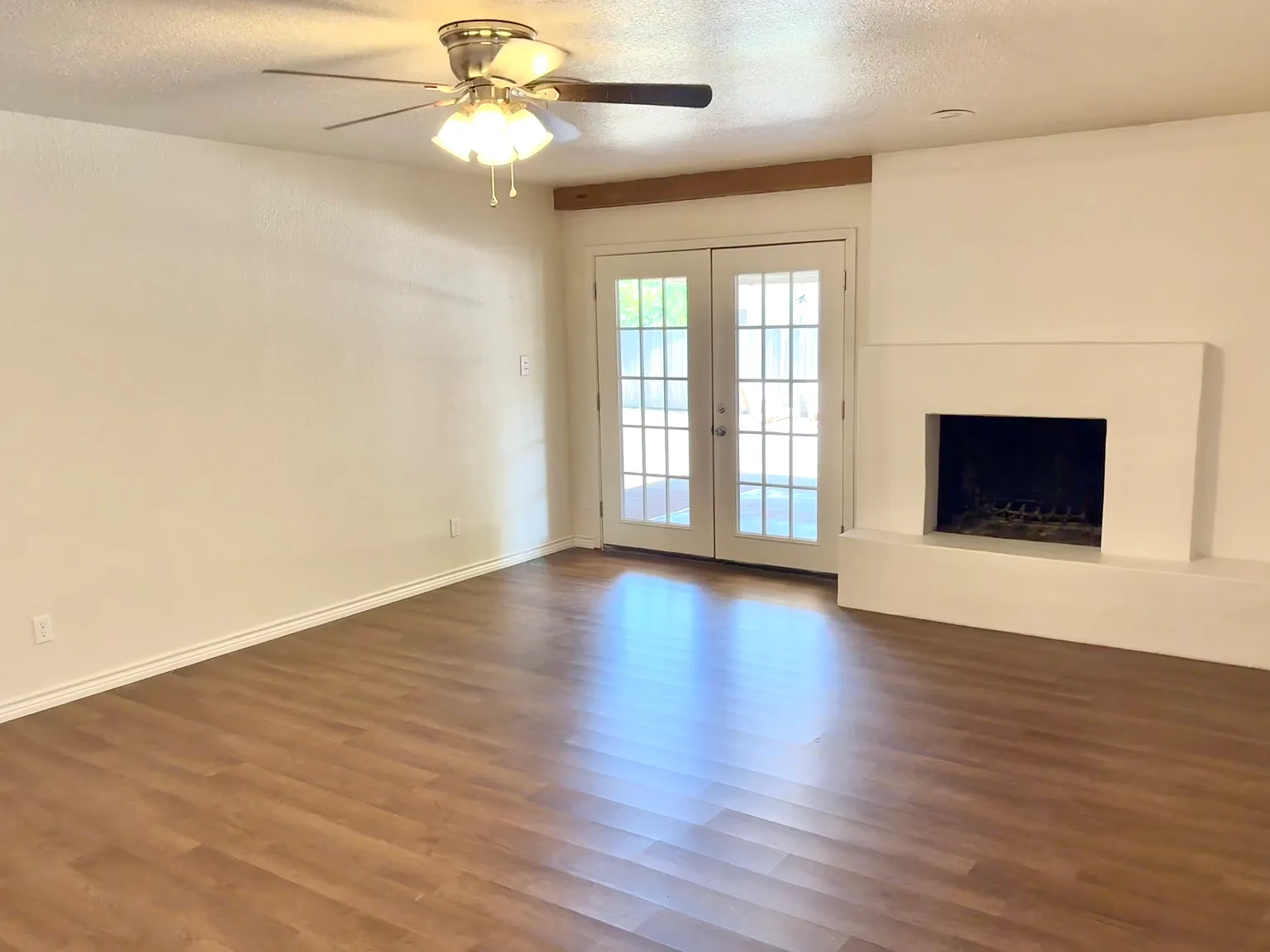4 bed, 1774 sqft, $2,395 — Photo 4