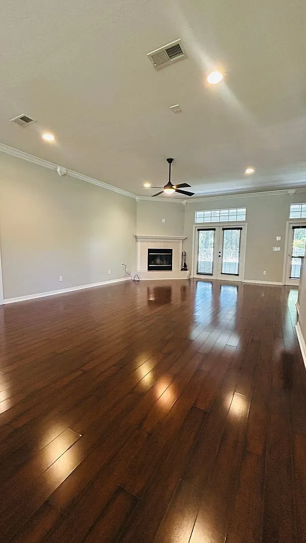 Spacious 3-Bedroom Home with Office, Fenced Yard & Screened Lanai — Photo 4