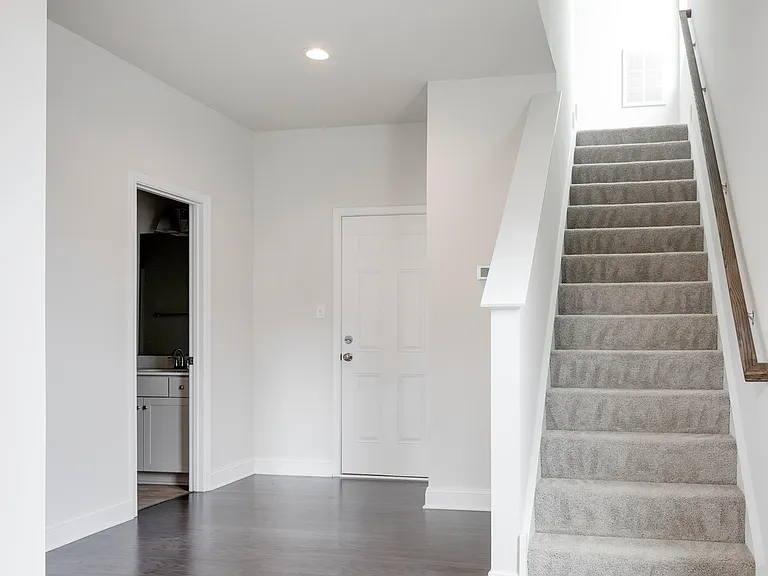 6920 Leire Ln — Photo 3