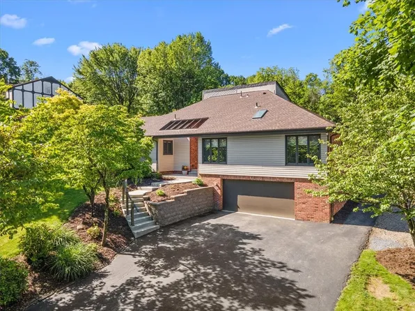 225 Clubview Dr, Mc Murray, PA 15317