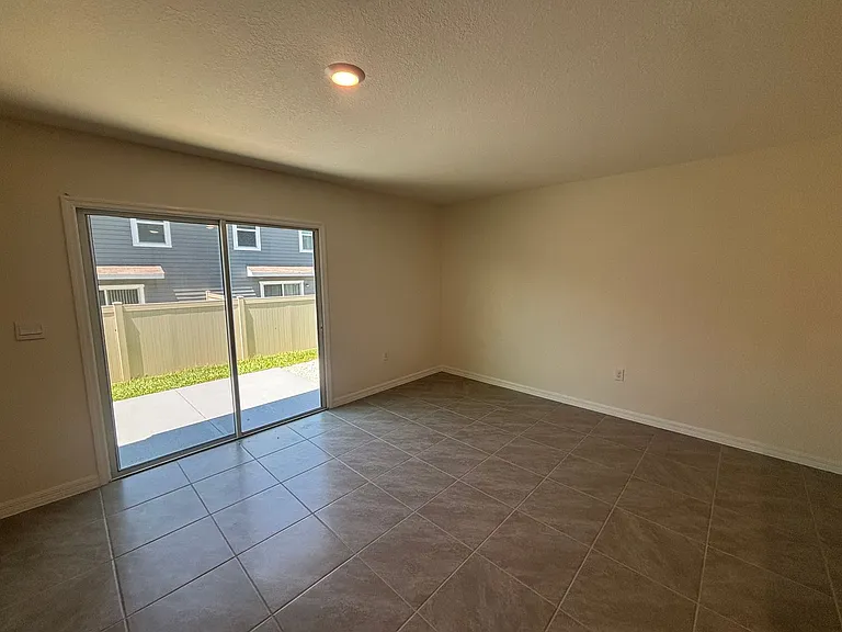 6592 SW 81st Loop — Photo 2