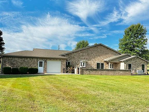 4th image of 40 Golf View Ct