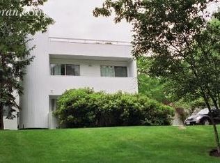 31 Hedges Banks Dr, East Hampton, NY 11937