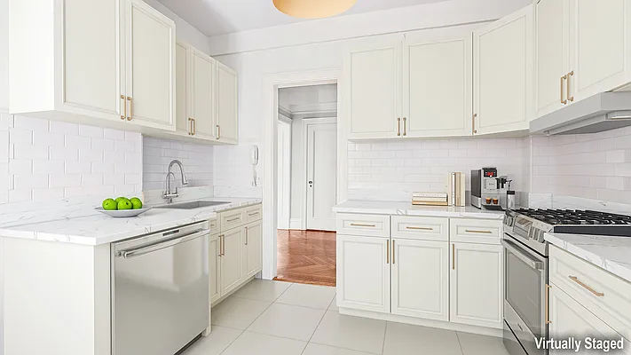 Sold by Corcoran | media 24