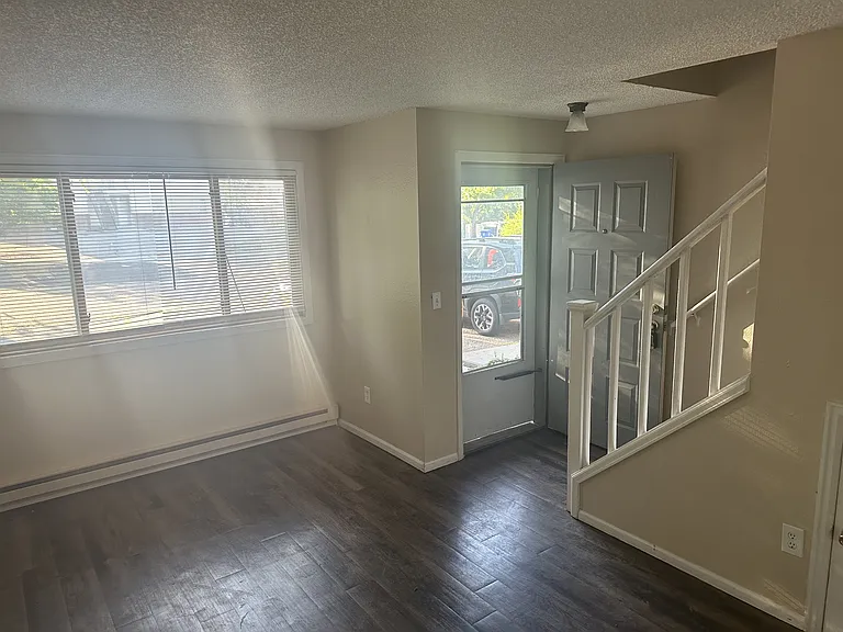 4885 Basswood Dr — Photo 4