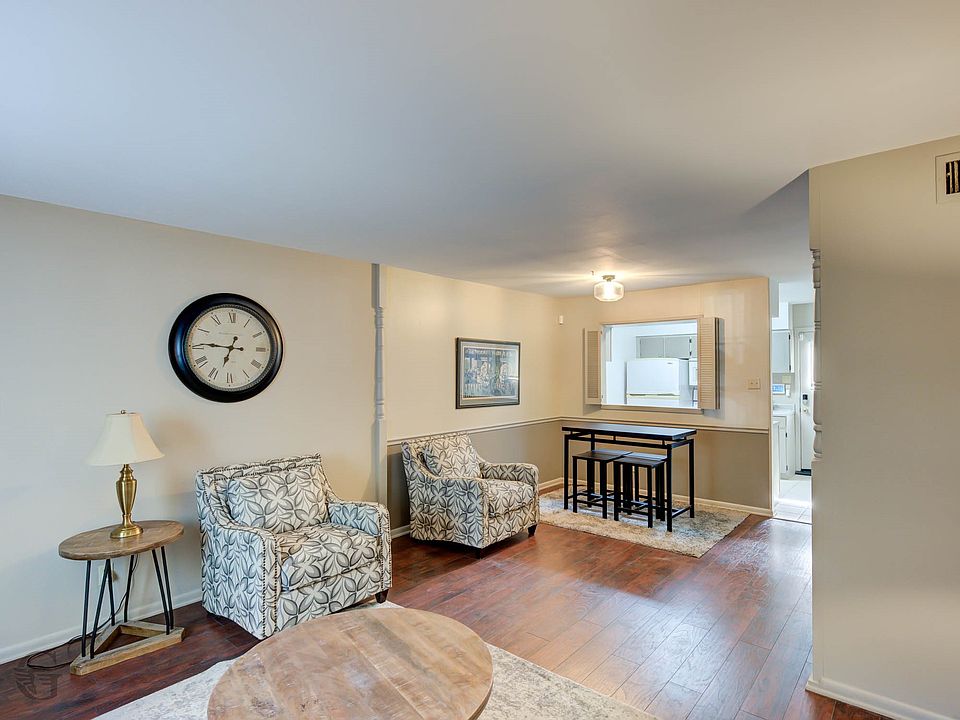 1st image of 3820 Fairfield Ave Unit 35