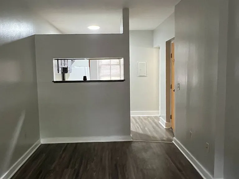 13 N College St #4 — Photo 6