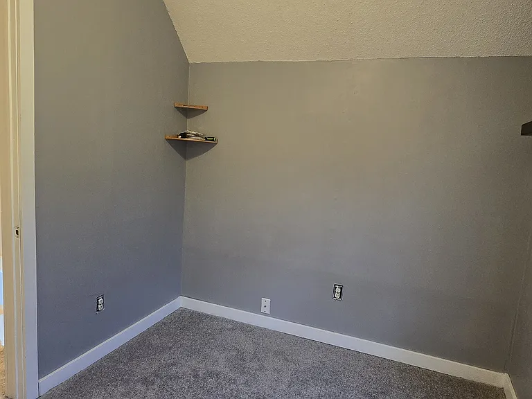 683 Maryland Ave W — Photo 29