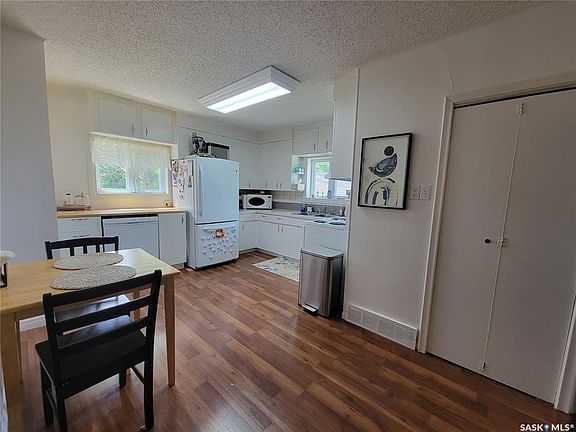 5th image of 214 5th STREET