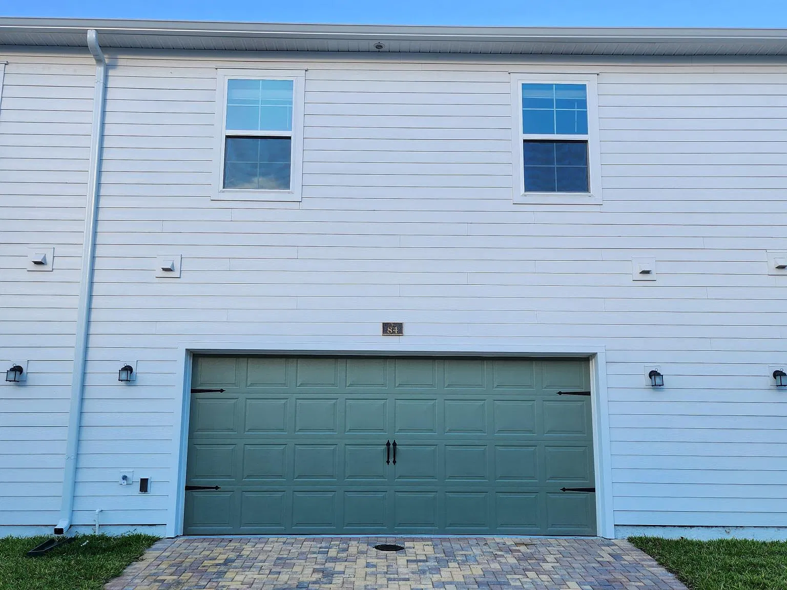 3 bed, 2.5 bath, 1799 sqft, $2,445 — Photo 2