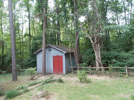 5th image of 147 N Oakwood Dr
