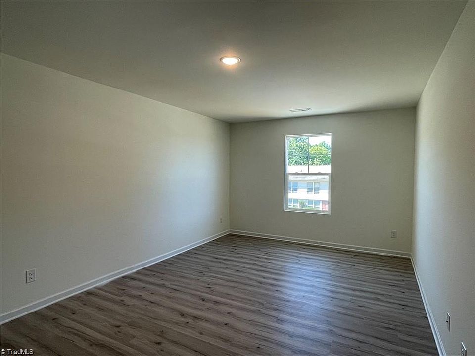 2nd image of 623 East St